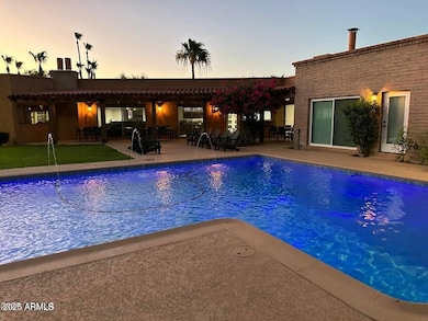 02 Pool Facing North