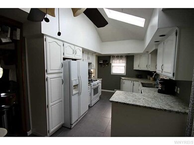 1304 Moll St, North Tonawanda, NY 14120 - photo 4