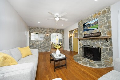 106 E Club 09Living