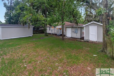 2402 E 39th St, Savannah, GA 31404 - photo 5