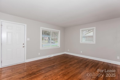 4423 Brooktree Dr, Charlotte, NC 28208 - photo 2