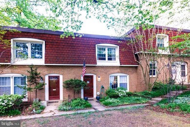 8236 Carrleigh Pkwy unit 87, Springfield, VA 22152 - photo 2