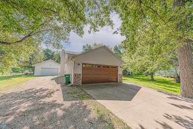 7622 Shadow Ln, Horace, ND 58047 - photo 2