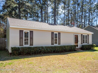 322 Lakewood Dr, Jacksonville, NC 28546 - photo 2