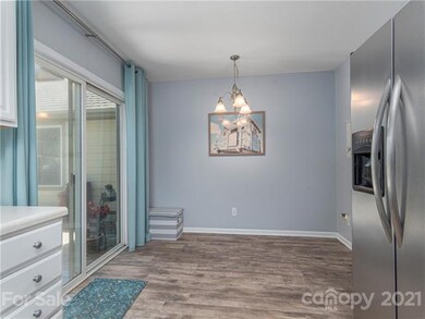 90 Rotunda Cir, Asheville, NC 28806 - photo 6