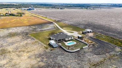 15620 Harry Lind Rd, Elgin, TX 78621 - photo 4