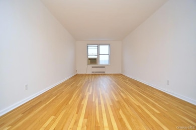 Valentine Gardens Cooperative unit 4H, Yonkers, NY 10705 - photo 2