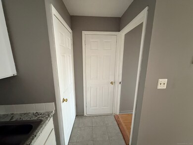 240 Oak St unit 13, Bridge Port, CT 06604 - photo 2