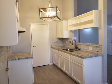 10002 Rosbrook Dr, Houston, TX 77038 - photo 4