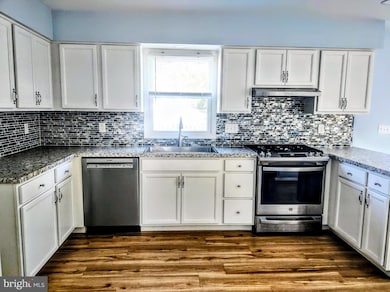 645 W 1st St, Boiling Springs, PA 17007 - photo 5