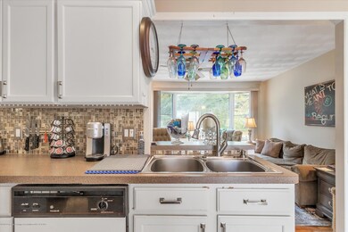 1316 Mark Twain Dr, Lansing, MI 48911 - photo 6