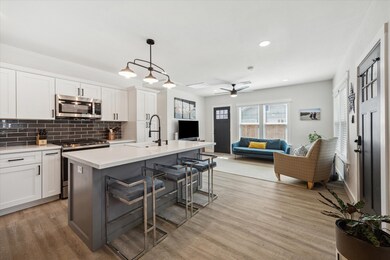 1008 Walton St, Houston, TX 77009 - photo 2