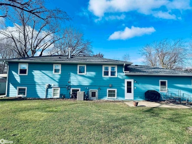 1410 Mulberry St, Atlantic, IA 50022 - photo 3