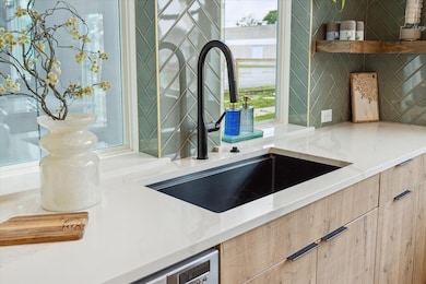 3902 Zina Way, Houston, TX 77018 - photo 5