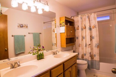 1360 Foxwood Dr, Medford, OR 97504 - photo 5