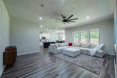 31302 Raleigh Creek Dr, Tomball, TX 77375 - photo 4