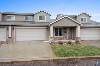 2904 E Indigo Place, Sioux Falls, SD 57108 - photo 2