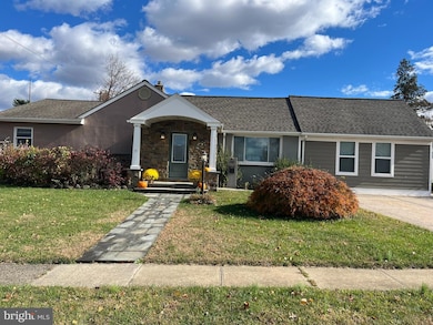 14 Franklin Getz Dr, Broomall, PA 19008 - photo 2