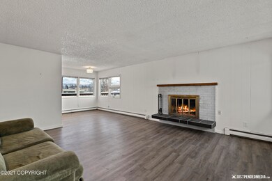 917 Fairbanks St unit A, Anchorage, AK 99501 - photo 3