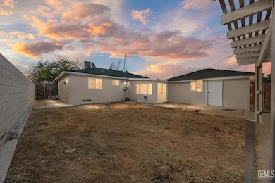 3105 Haley St, Bakersfield, CA 93305 - photo 2