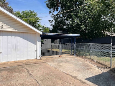 1018 E Pine Ave, Enid, OK 73701 - photo 4