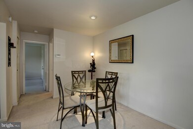 19933 Appledowre Cir, Germantown, MD 20876 - photo 6