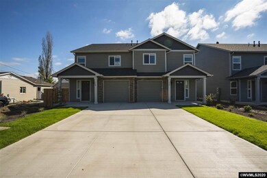 727 Log Cabin (-729) St, Independence, OR 97351 - photo 3