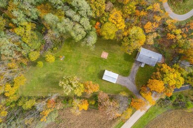 526 Hillcrest Ln, Brooklyn, WI 53521 - photo 3