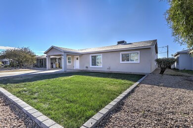 1909 E Whitton Ave-3