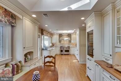 1213 Villamay Blvd, Alexandria, VA 22307 - photo 5