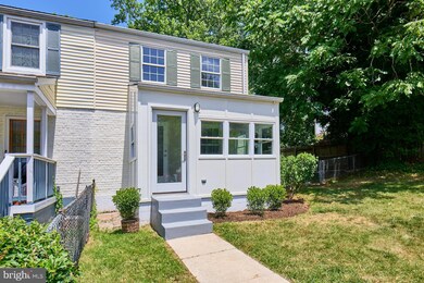 2718 Farnsworth Dr, Alexandria, VA 22303 - photo 2