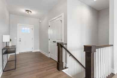 10-web-or-mls-2747-reagan-ave