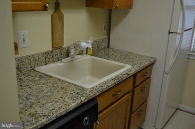 9268 Cherry Ln unit 59, Laurel, MD 20708 - photo 5