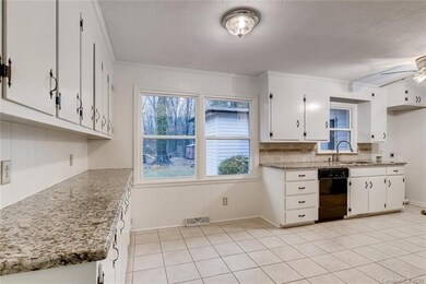 566 Hartness Rd, Statesville, NC 28677 - photo 3