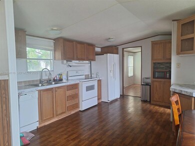 35303 SW 180th Ave unit 399, Homestead, FL 33034 - photo 4