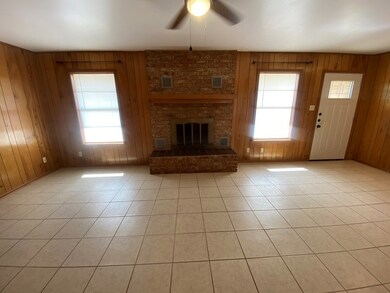 206 Westmoor St, Fredericksburg, TX 78624 - photo 3