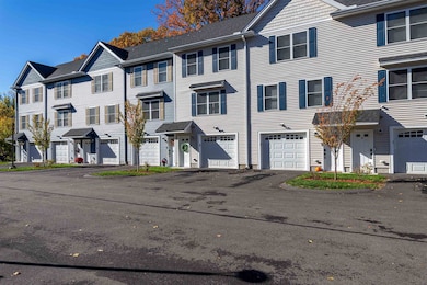 13 Sapphire Ln, Nashua, NH 03064 - photo 4