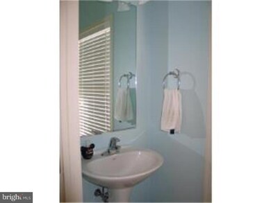 643 Ryan Dr, Allentown, PA 18103 - photo 6