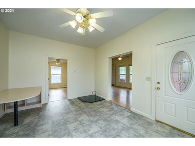 310 S Pine, Carlton, OR 97111 - photo 7