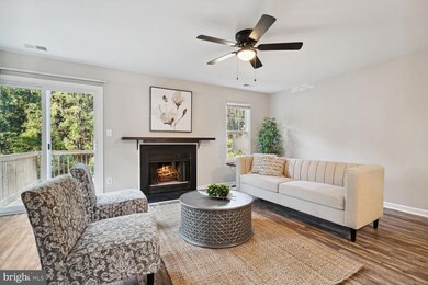 16324 Taconic Cir, Dumfries, VA 22025 - photo 3