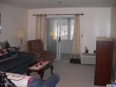 102 Village Dr, Stroudsburg, PA 18360 - photo 2