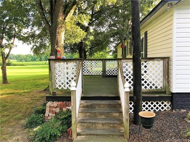 Deck has plenty of space and ready to start the su