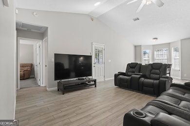 135 Lake Victoria Dr, Kingsland, GA 31548 - photo 5