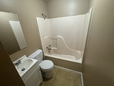 1523 Yager Rd unit E2, McMinnville, TN 37110 - photo 4