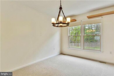 15307 Walker Branch Ct, Laurel, MD 20707 - photo 6