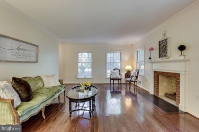 1423 Aldenham Ln, Reston, VA 20190 - photo 4