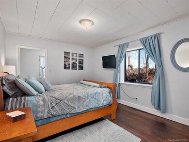 200 Azalea Woods Dr, Hendersonville, NC 28792 - photo 7