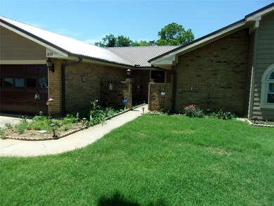 839 N Avenue B, Springtown, TX 76082 - photo 6