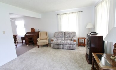 1027 W Dresden Dr, Morris, IL 60450 - photo 4