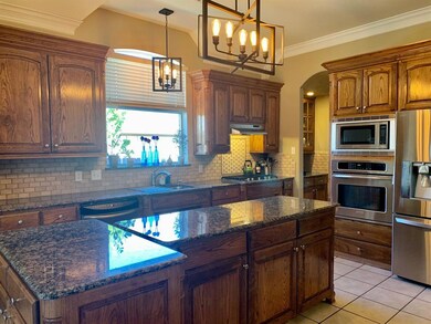 7909 Forest Point Ct, North Richland Hills, TX 76182 - photo 6